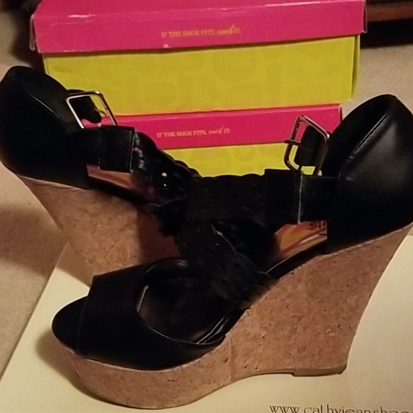 Shoes - Picture 4 of 4